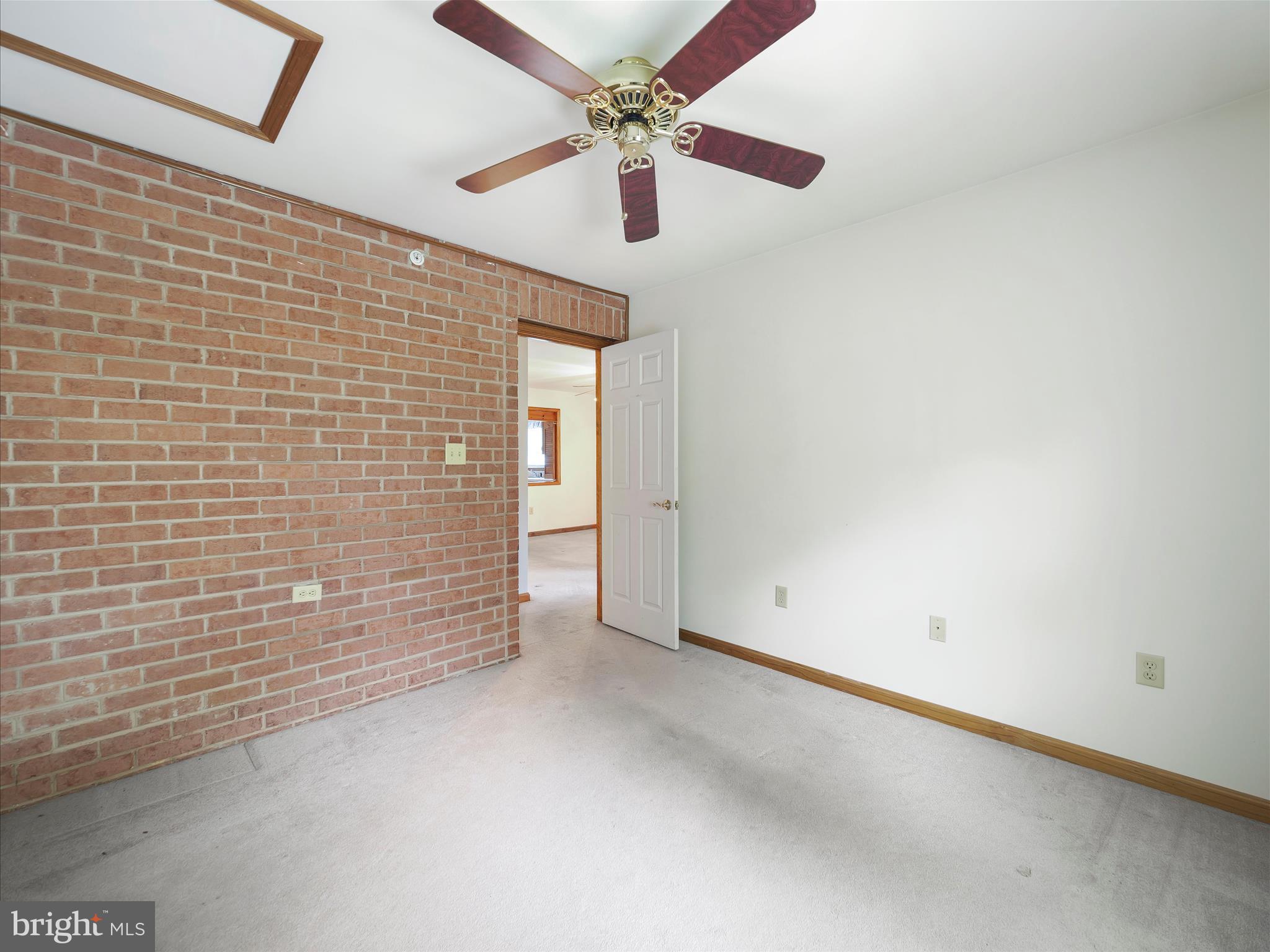 MOUNTAIN SHADOWS - Residential