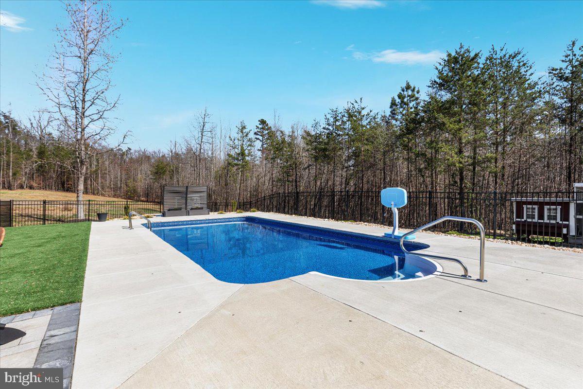 CHESTERWOOD - Residential