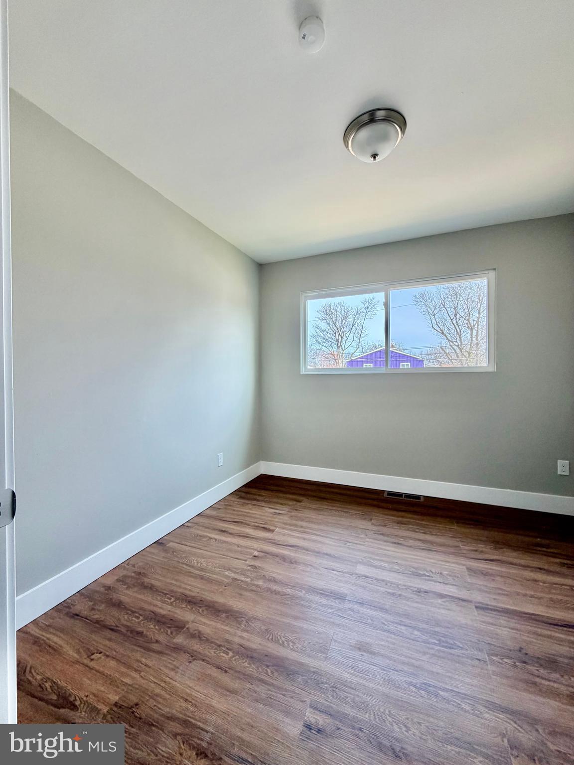 KENT VILLAGE - Residential