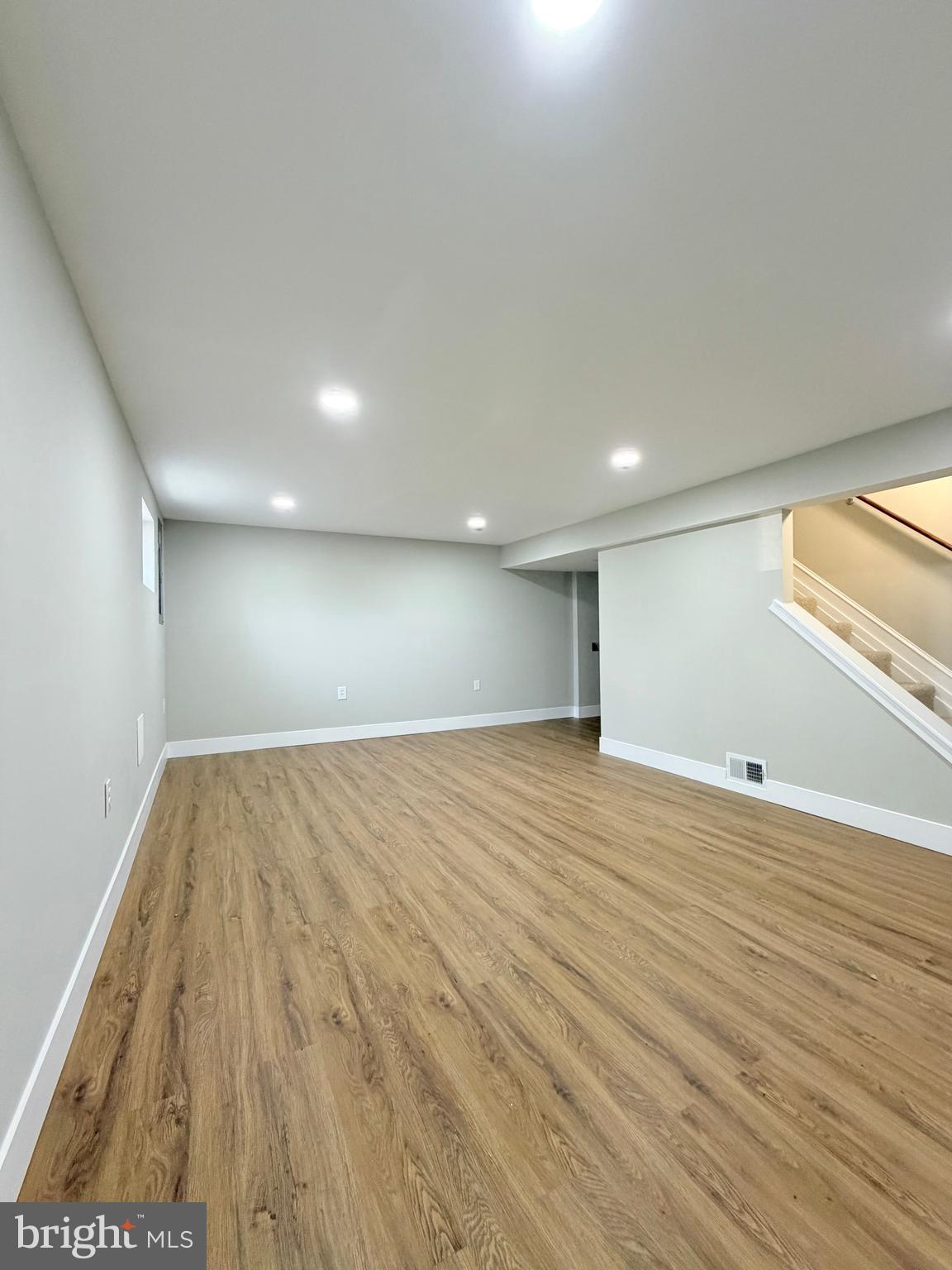 KENT VILLAGE - Residential