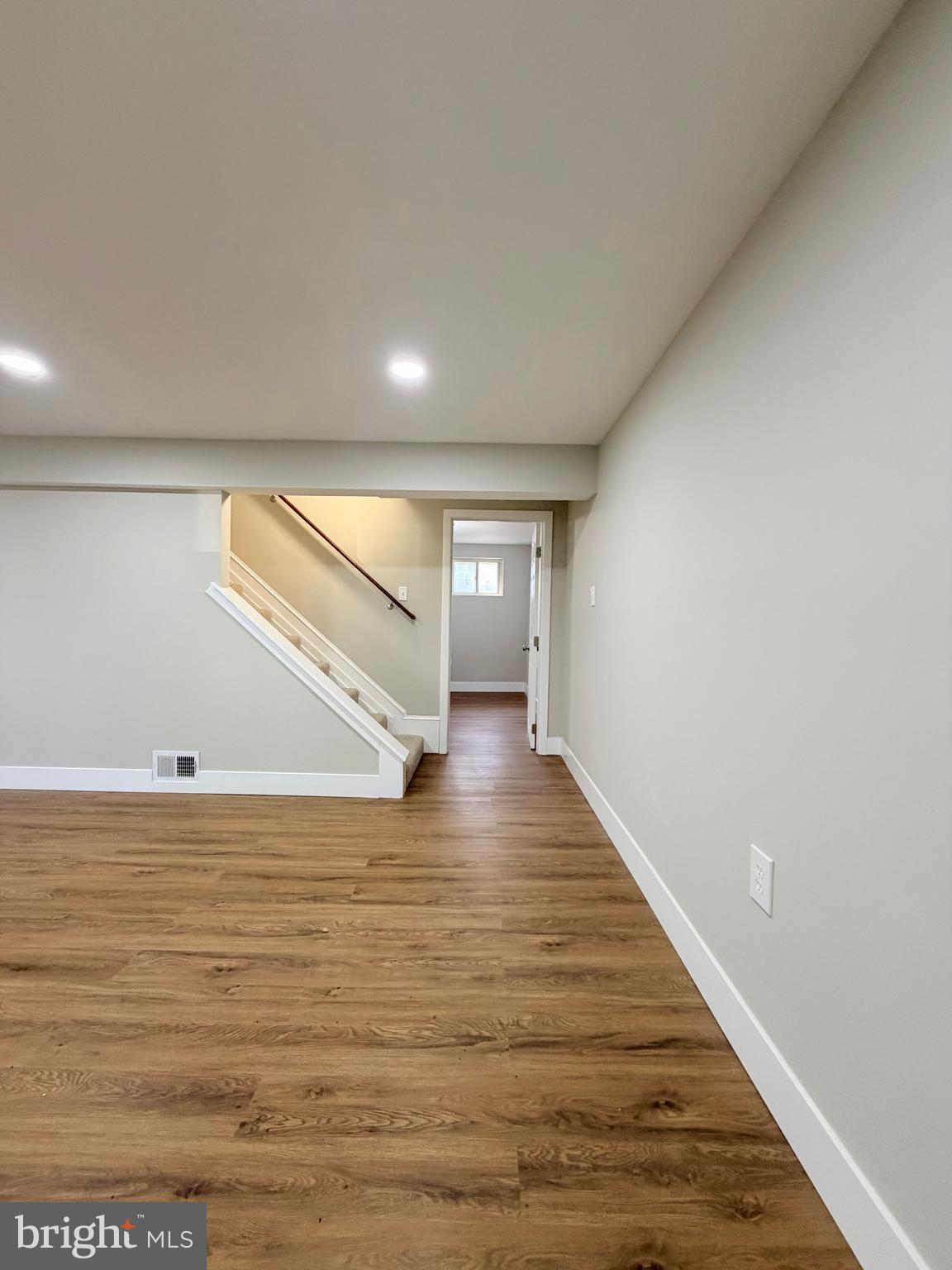 KENT VILLAGE - Residential