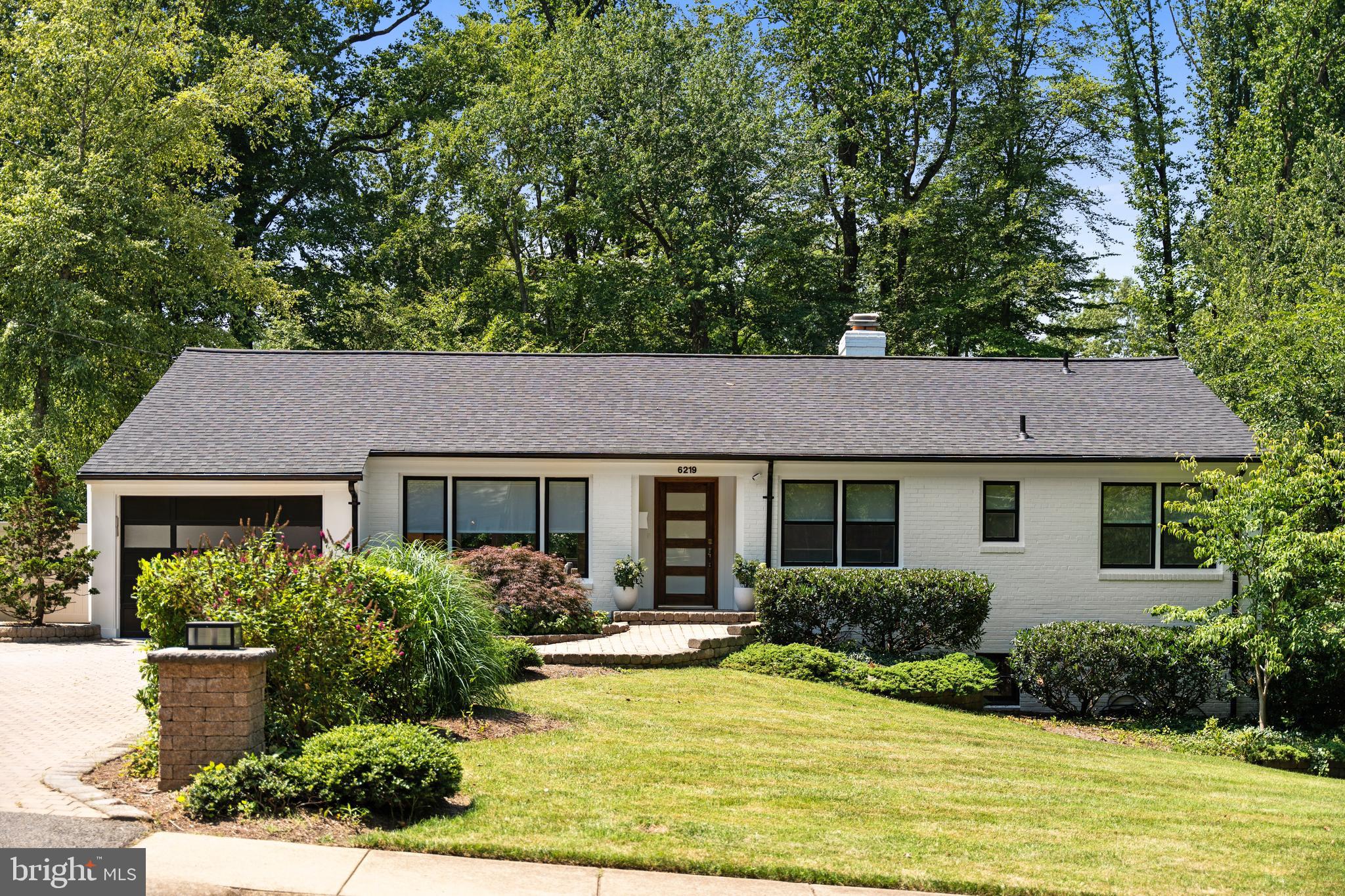 LAKE BARCROFT - Residential