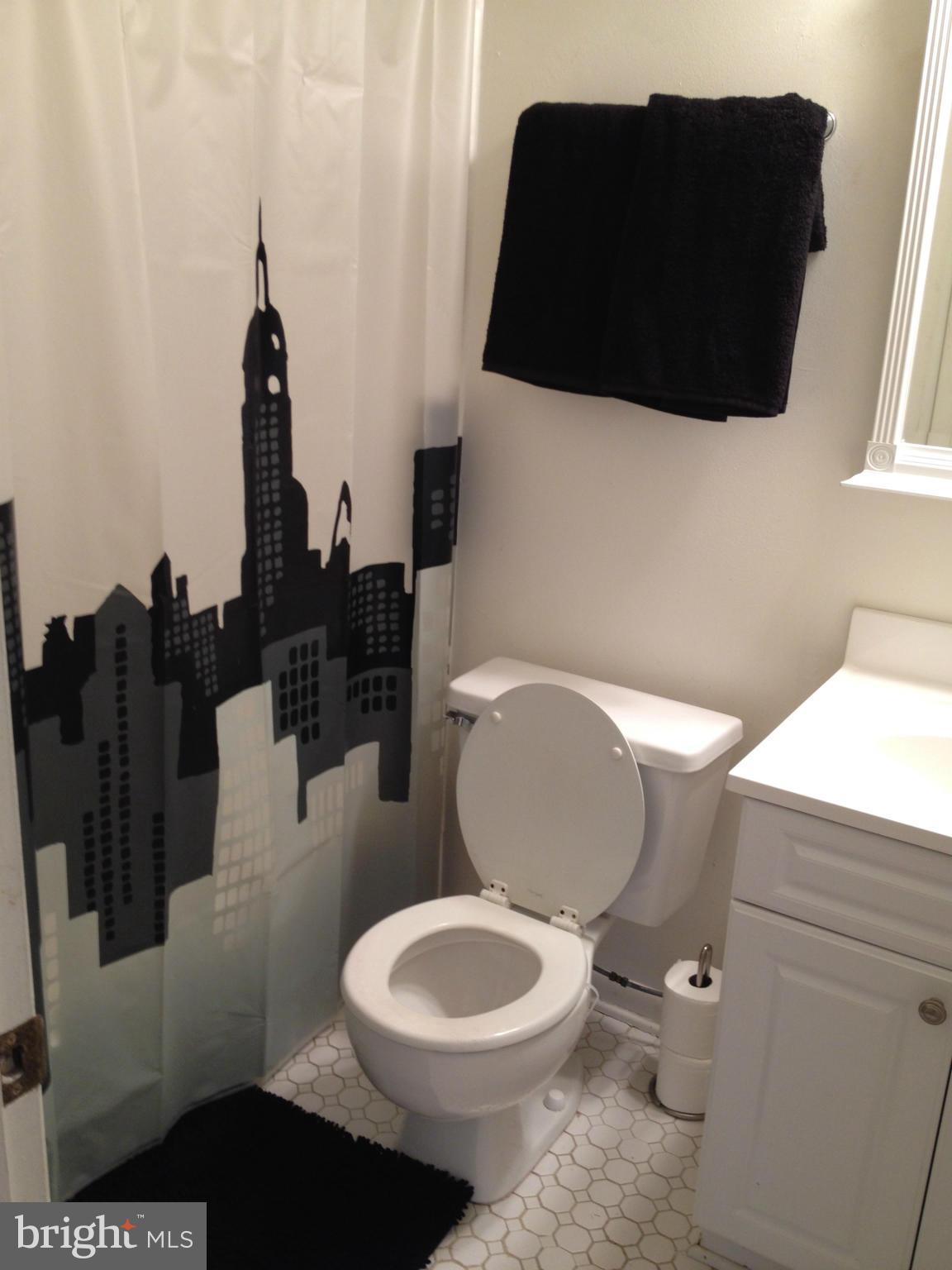 DEVON HILLS - Residential Lease