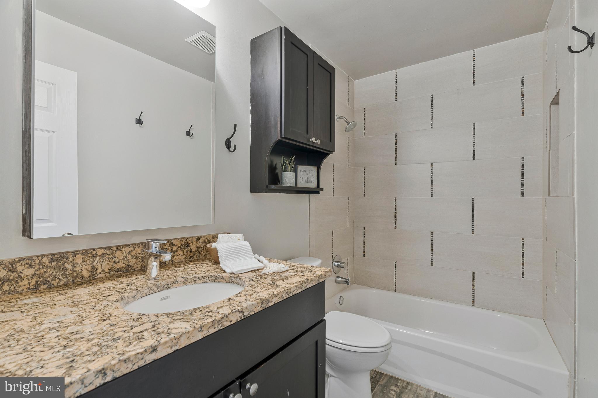 LAWYERS NORTH - Residential