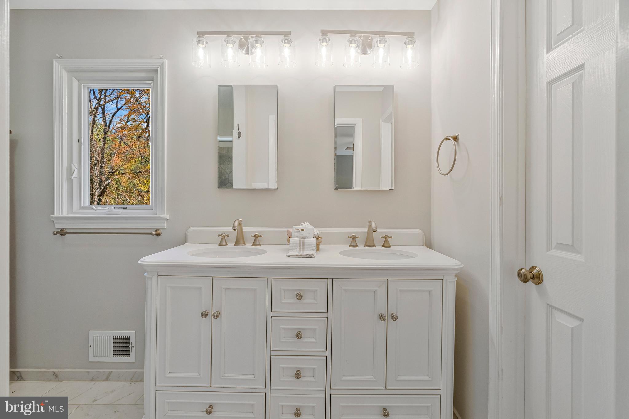 LAWYERS NORTH - Residential