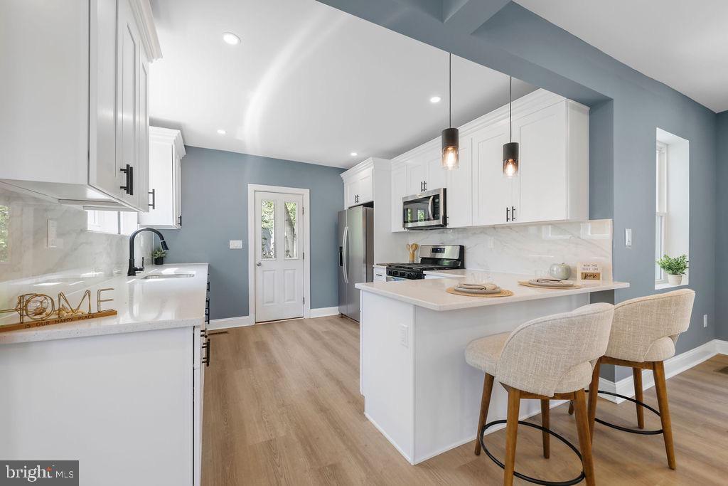 224 W OLIVE STREET