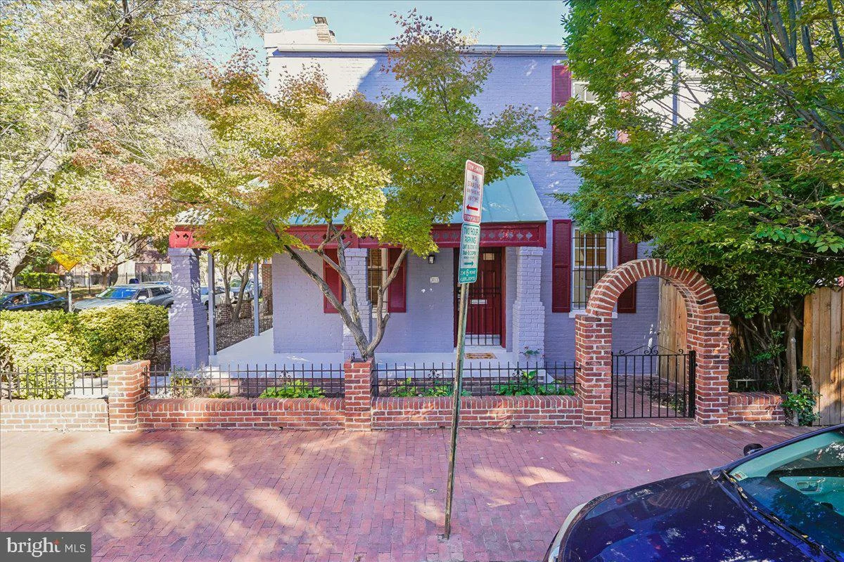 813 G Street NE