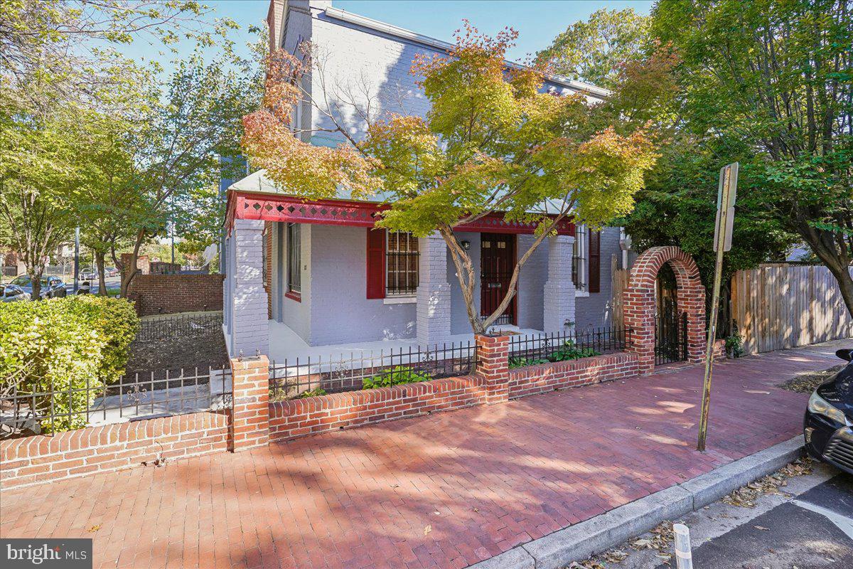 813 G STREET NE