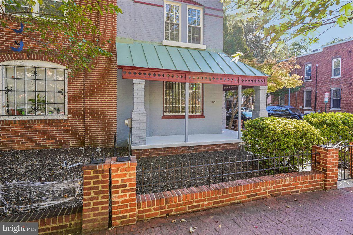 813 G STREET NE