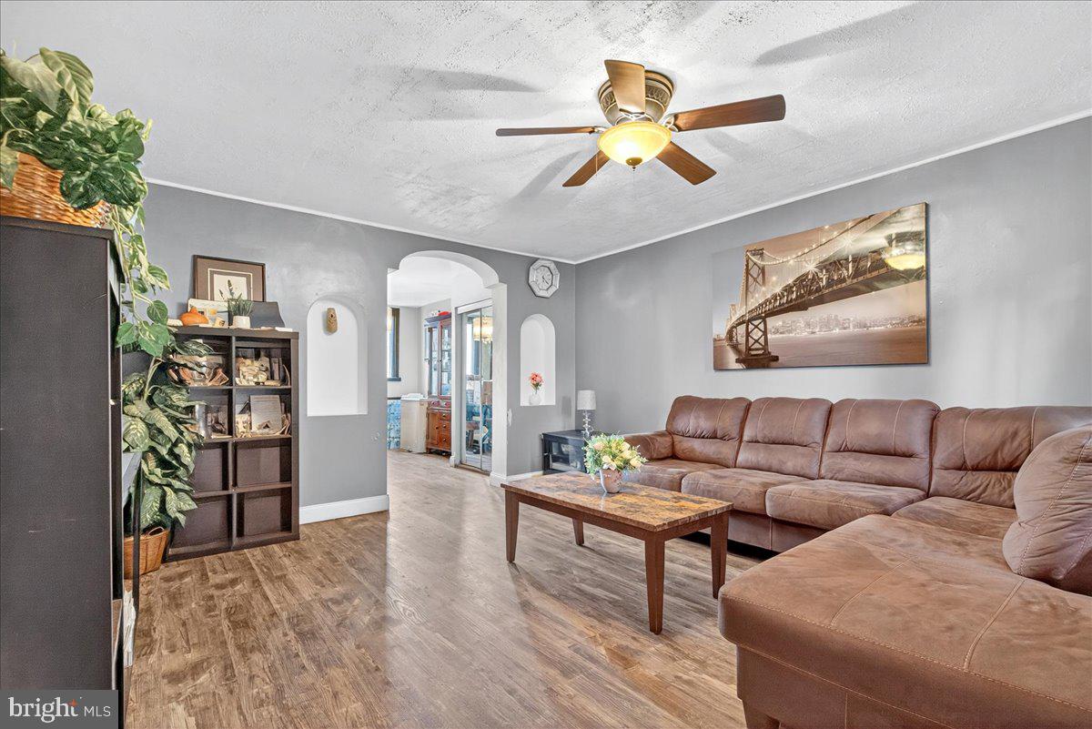 OXFORD CIRCLE - Residential