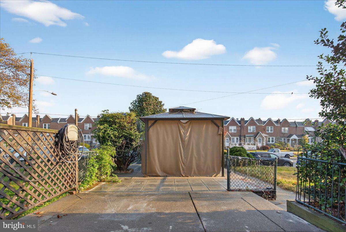 OXFORD CIRCLE - Residential