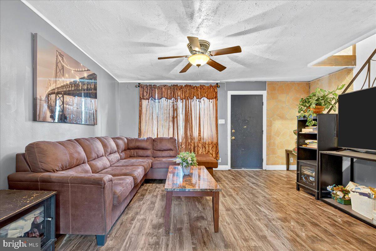 OXFORD CIRCLE - Residential