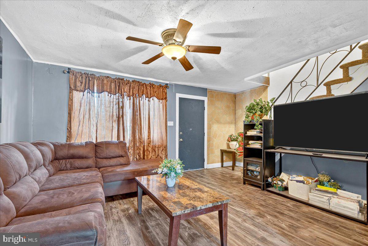 OXFORD CIRCLE - Residential