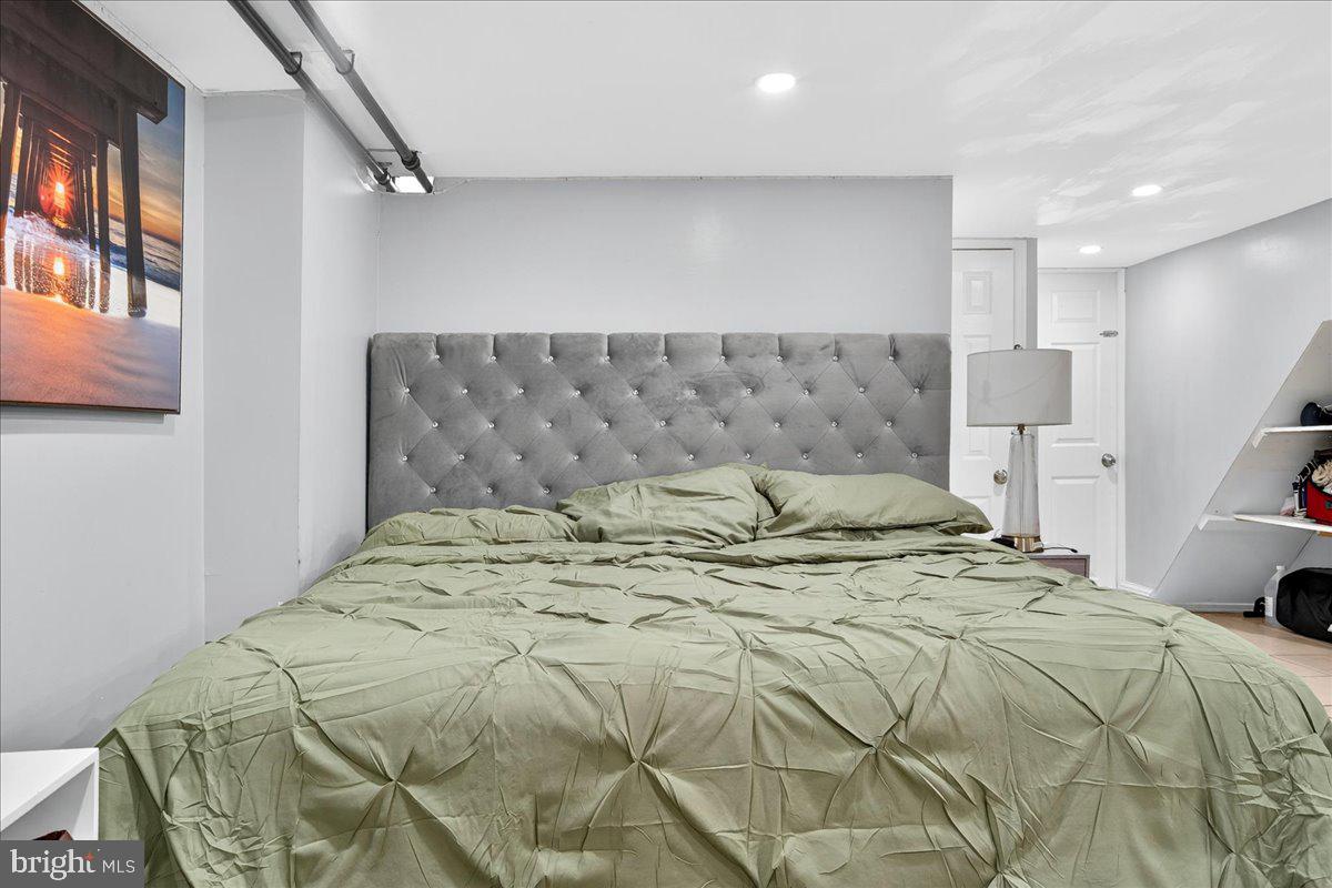 OXFORD CIRCLE - Residential