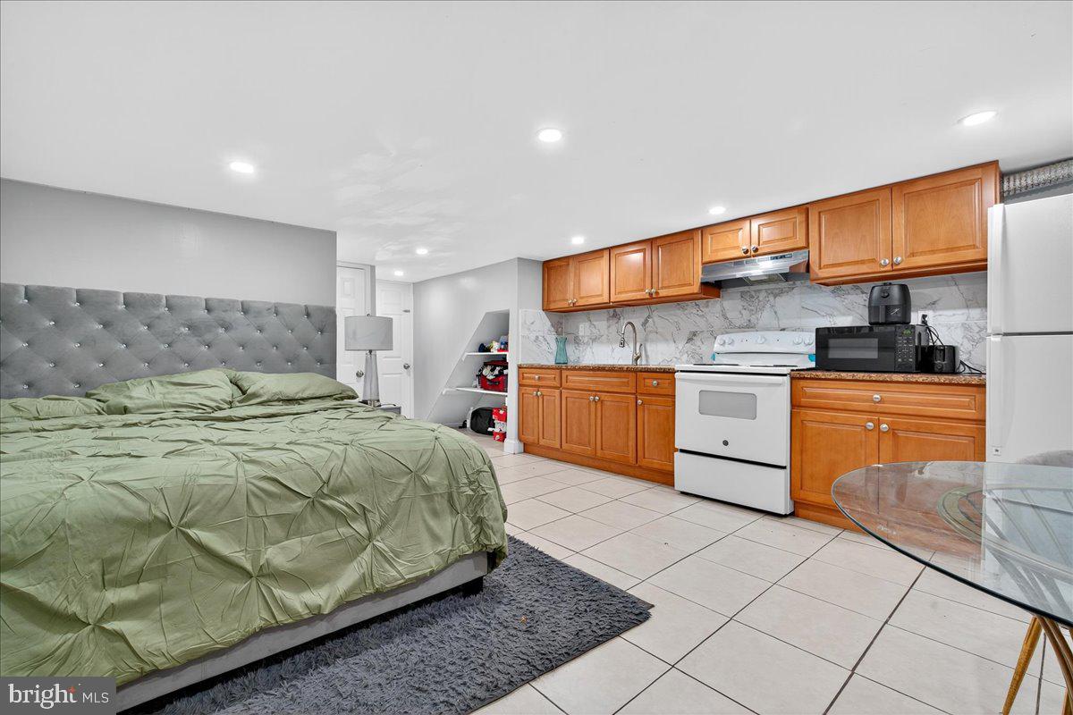 OXFORD CIRCLE - Residential