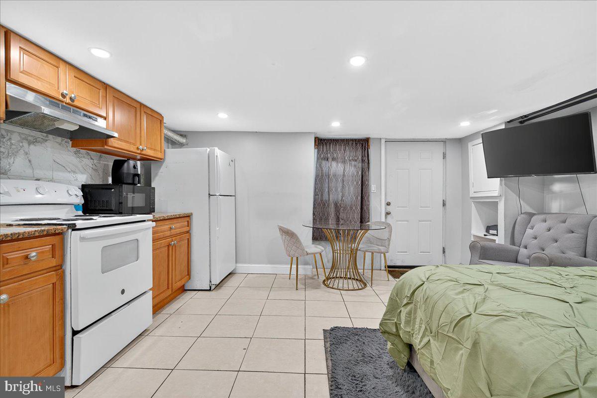 OXFORD CIRCLE - Residential