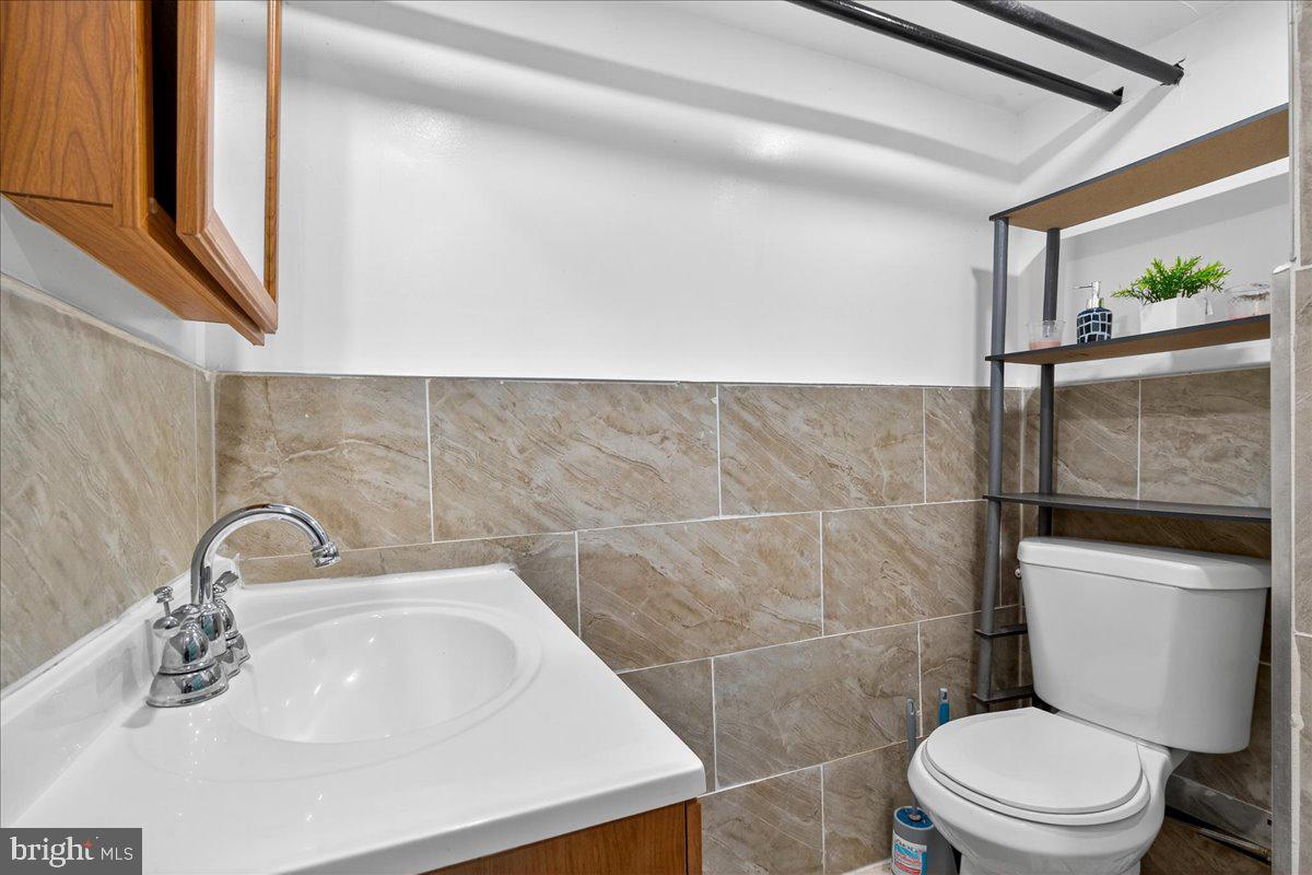 OXFORD CIRCLE - Residential