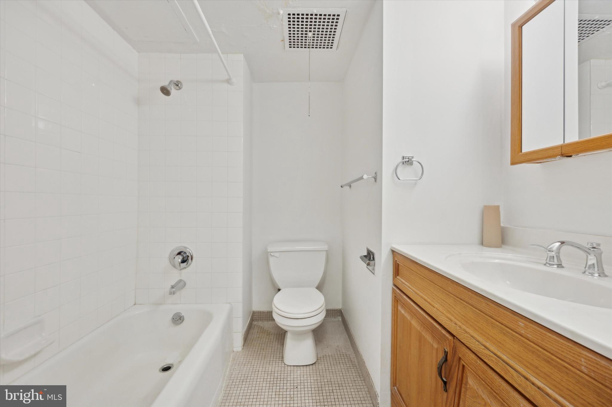 SOCIETY HILL - Residential Lease