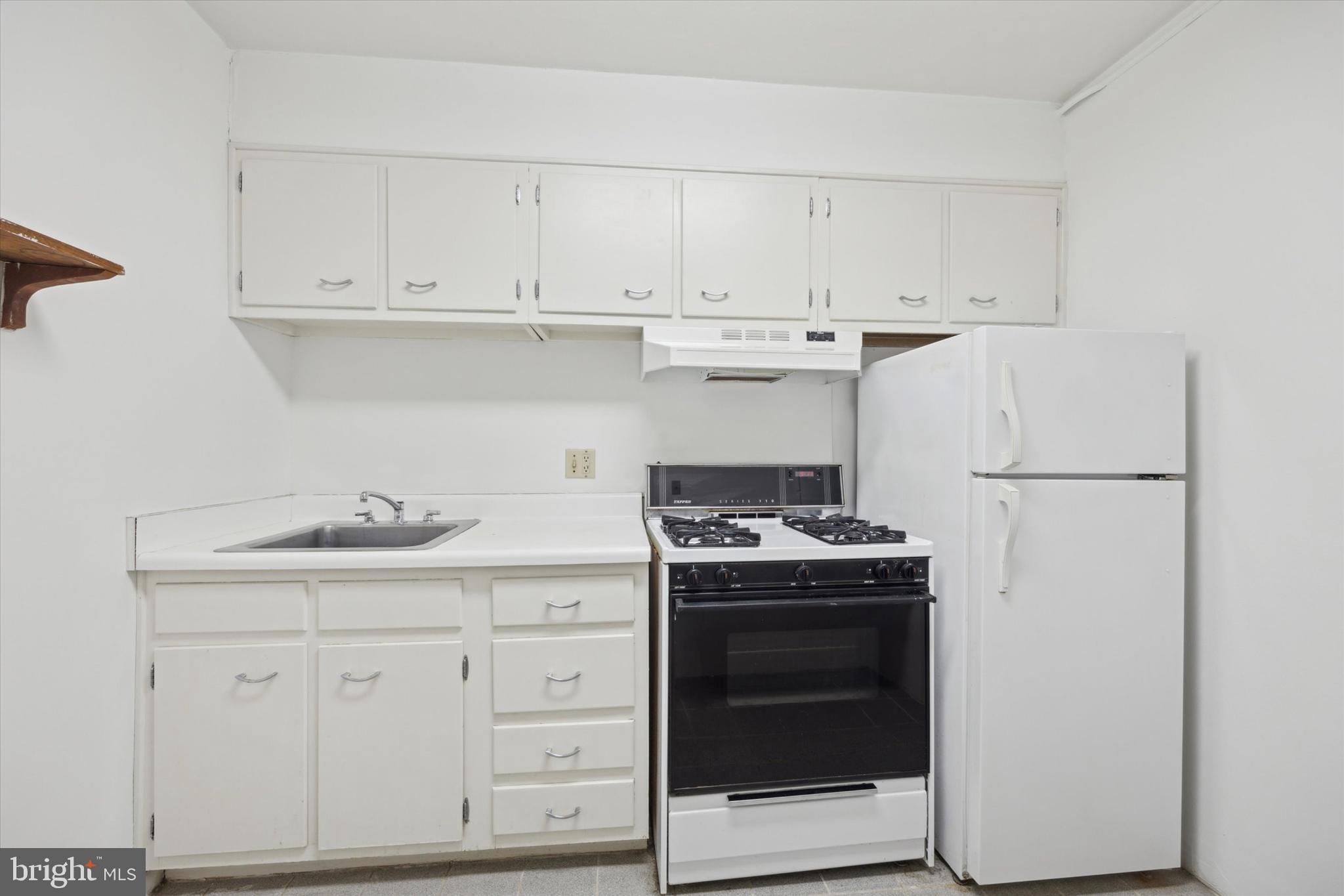 SOCIETY HILL - Residential Lease