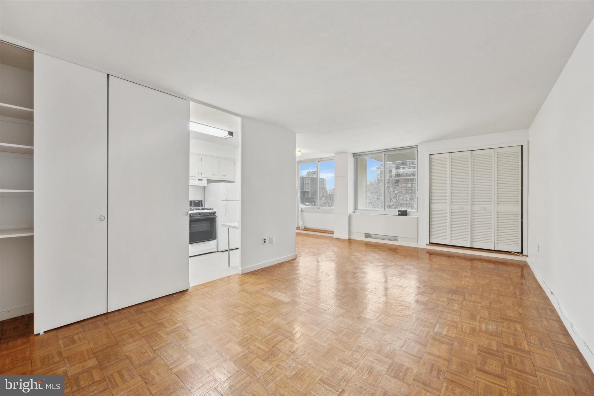 SOCIETY HILL - Residential Lease