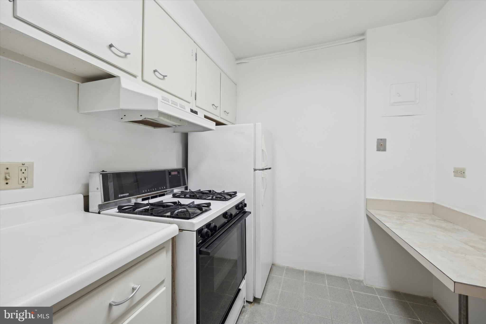 SOCIETY HILL - Residential Lease