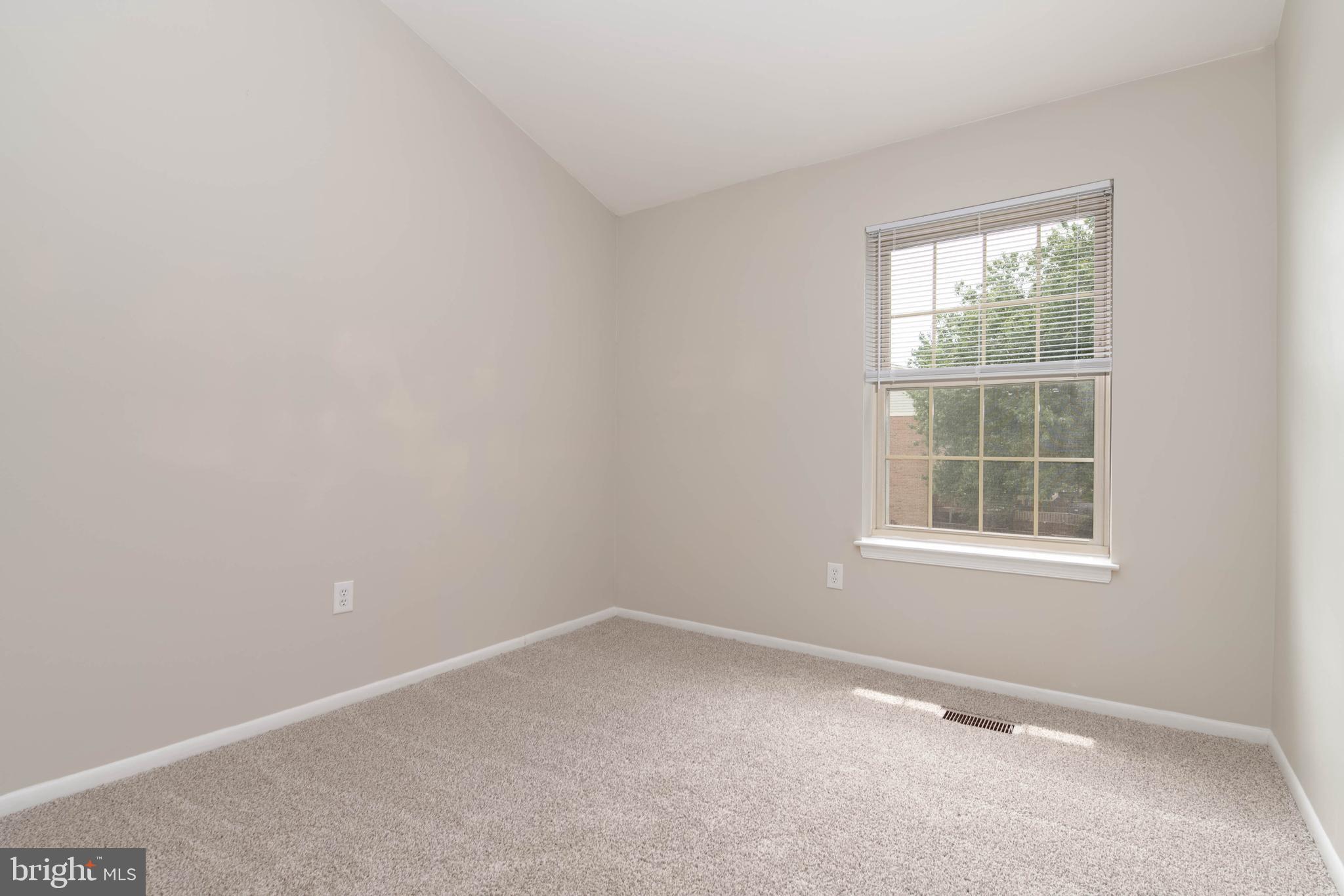 LOVETON FARMS - Residential Lease