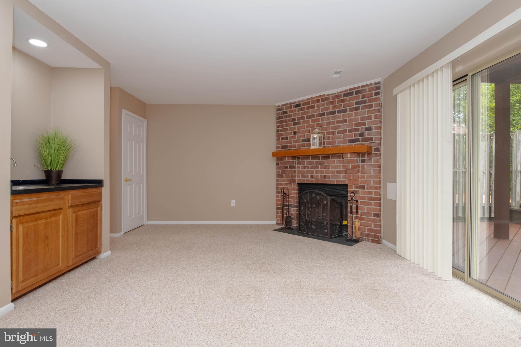 LOVETON FARMS - Residential Lease