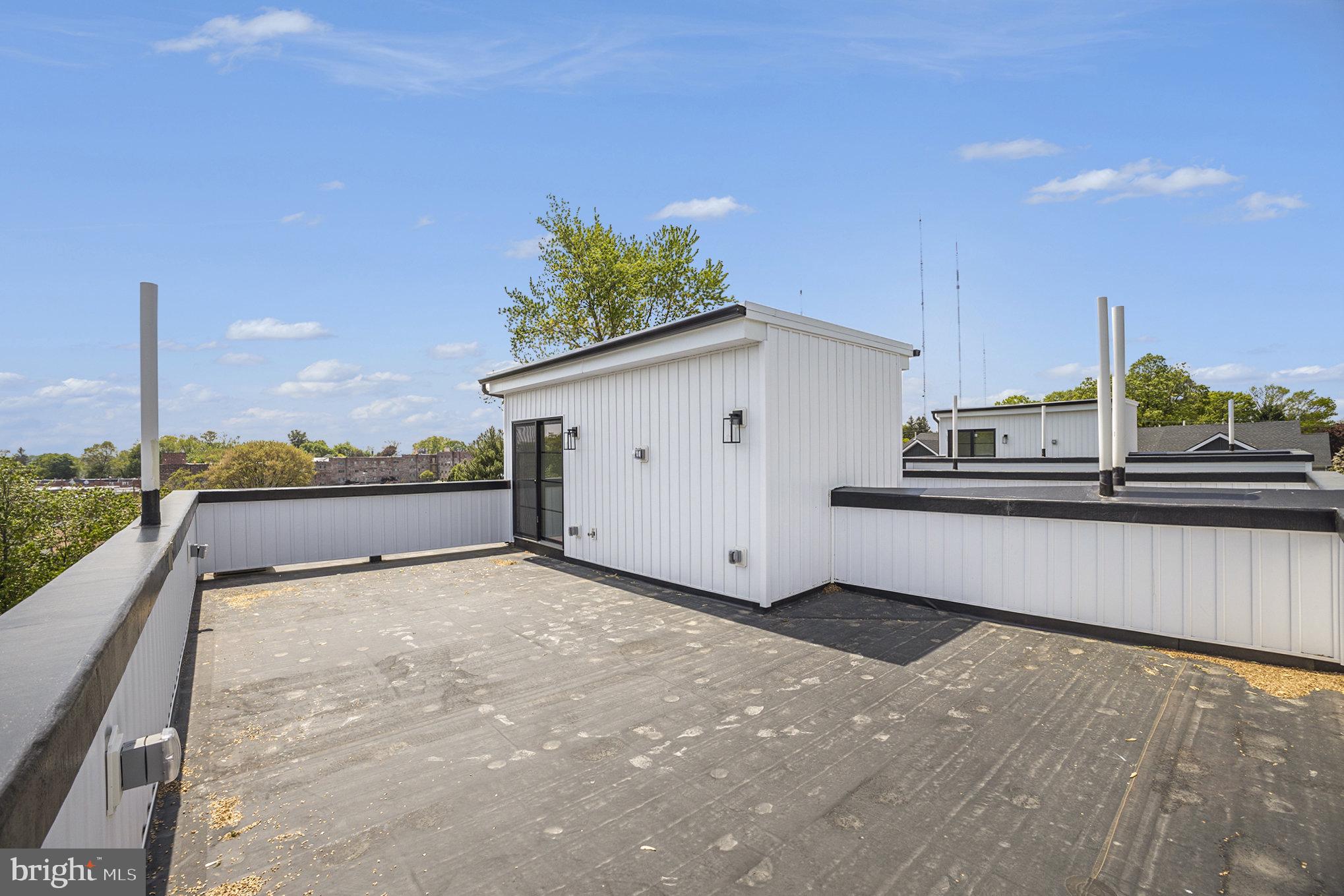 ROXBOROUGH - Residential