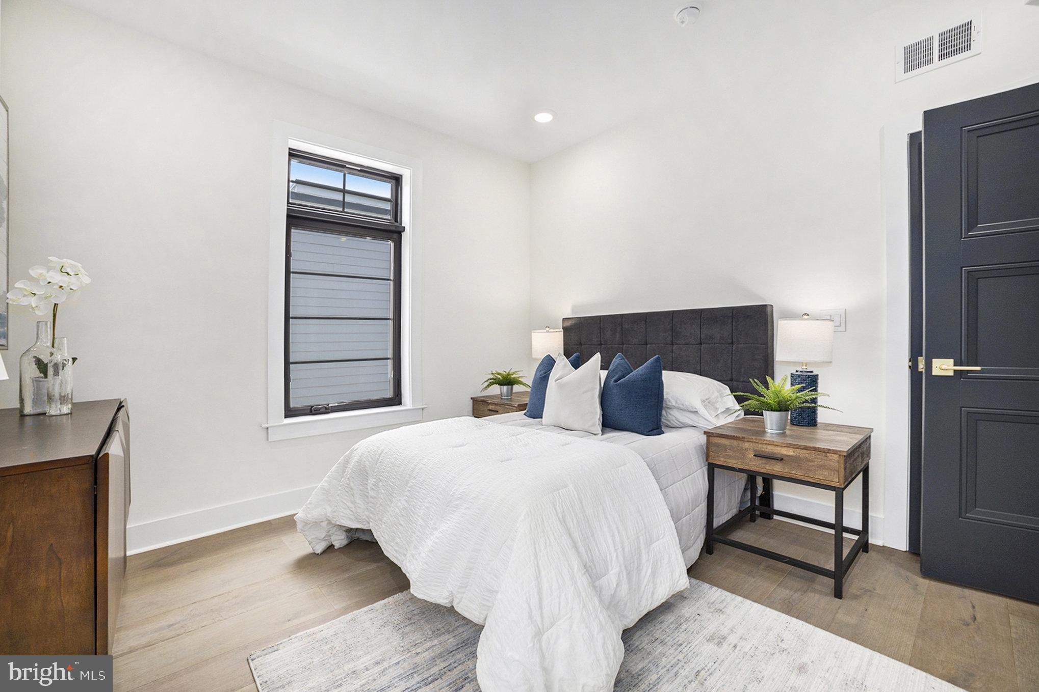 ROXBOROUGH - Residential