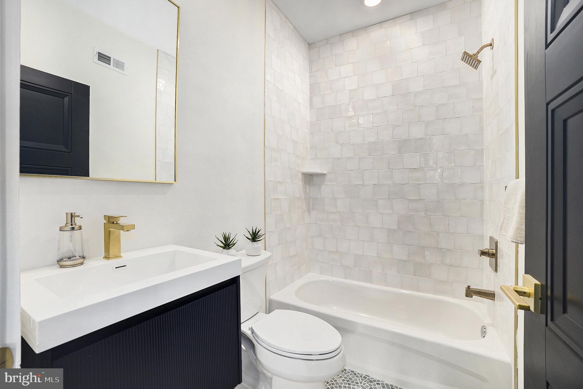 ROXBOROUGH - Residential