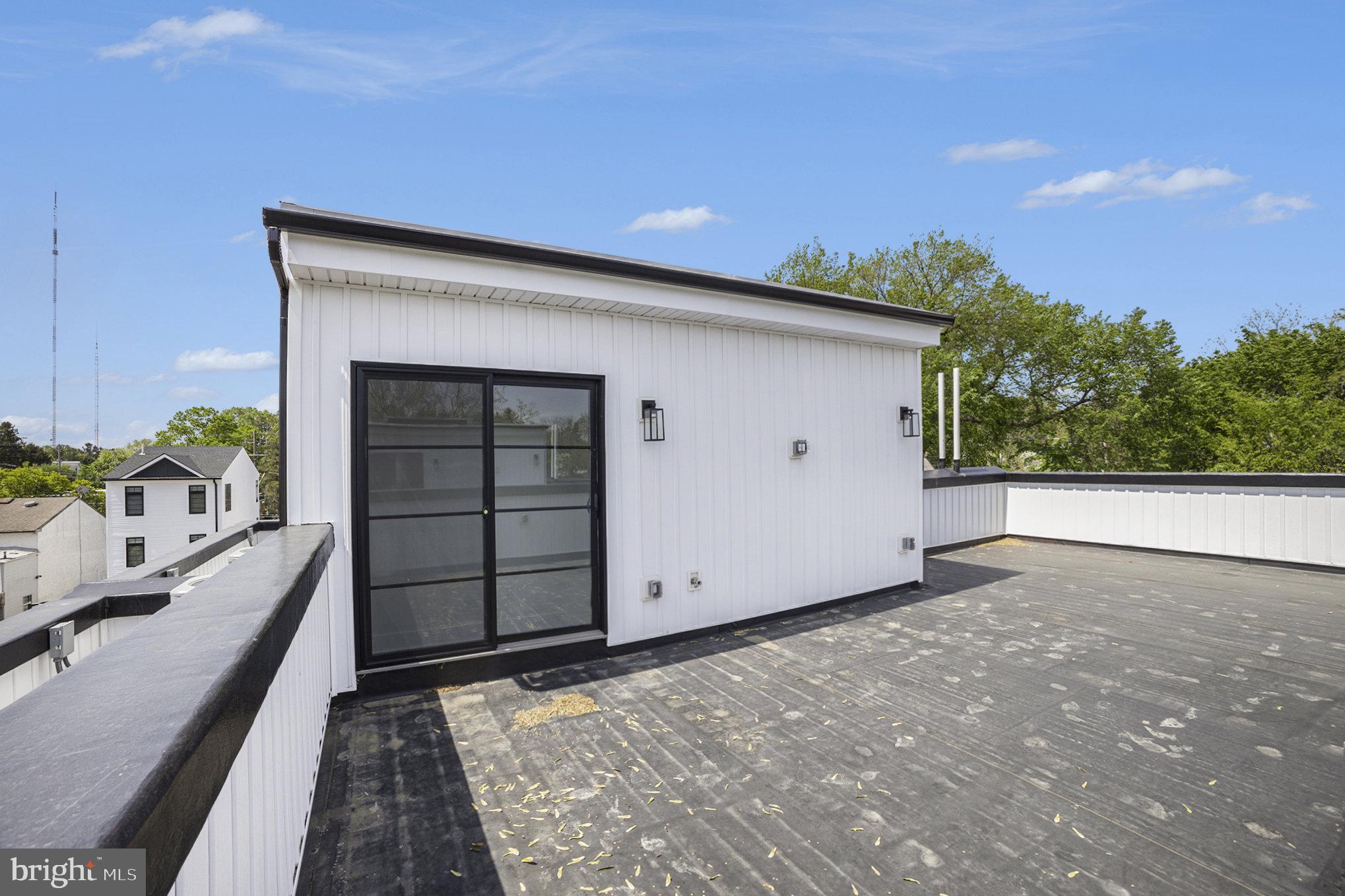 ROXBOROUGH - Residential