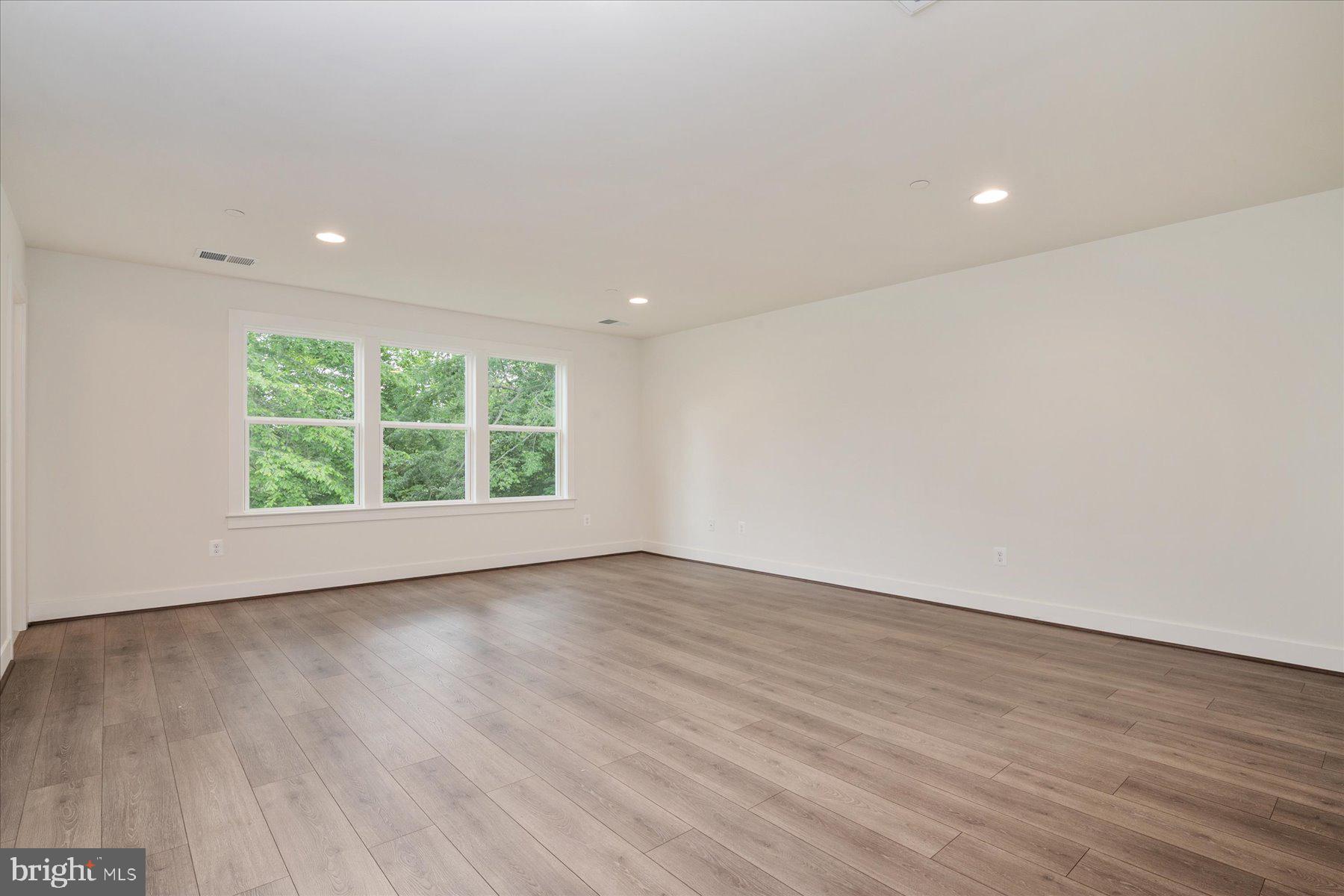 HOLLAND POINT - Residential