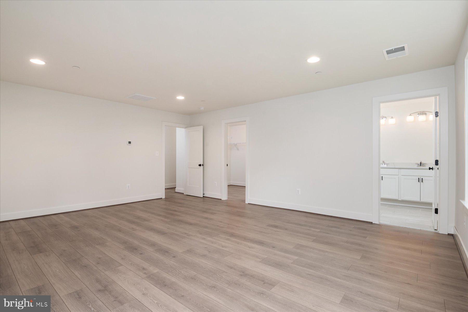 HOLLAND POINT - Residential