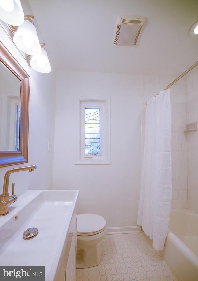 SILVER SPRING - Residential Lease