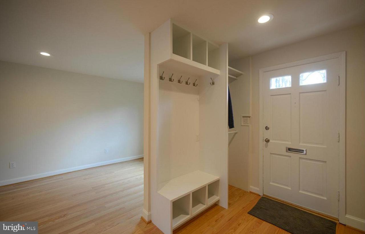 SILVER SPRING - Residential Lease