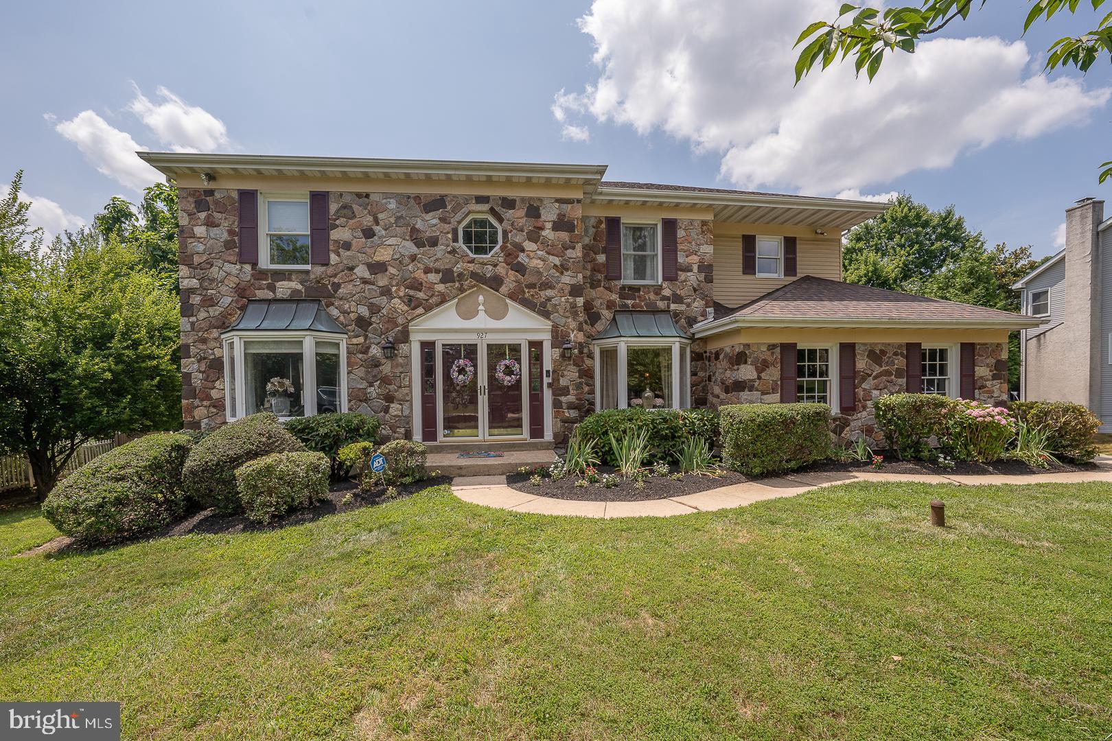 927 CAPITOL CIRCLE