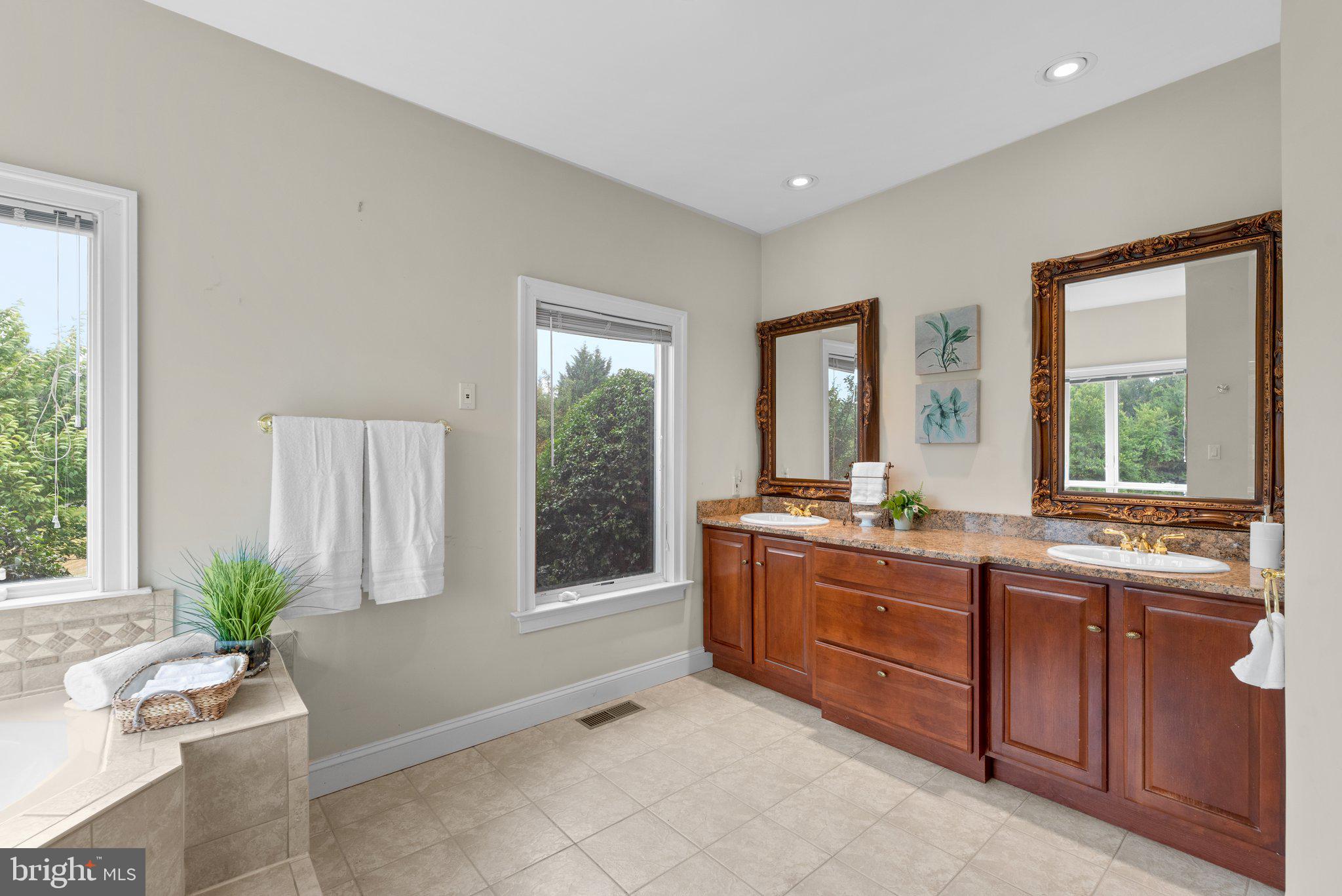 KINGS GIFT - Residential