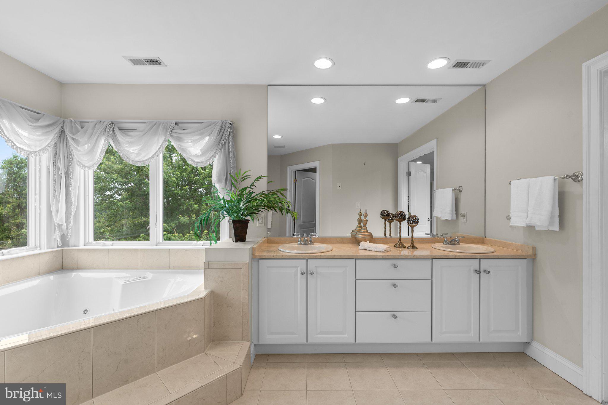 KINGS GIFT - Residential