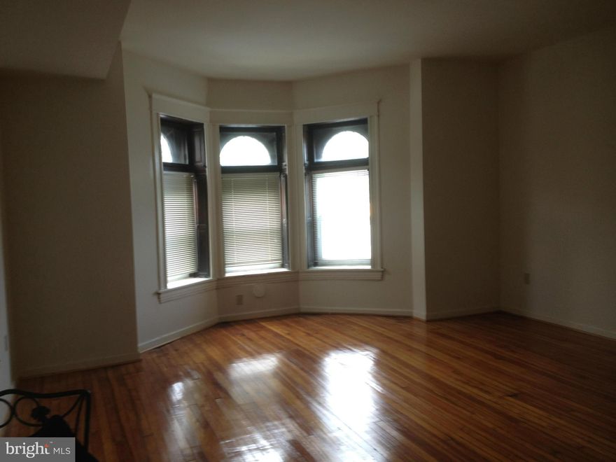 Newly updated 4 one bedroom unit building with gleaming hardwood floors. Each large sized unit contains a kitchen, living room, full bath, furnace, hot water heater and central air unit. Parking pad in the rear of the property for 3-4 vehicles. Conveniently located in Historic Auchentoroly Terrace community, across the street from the Park Conservatory.  This is a MUST SEE. Sold as is.