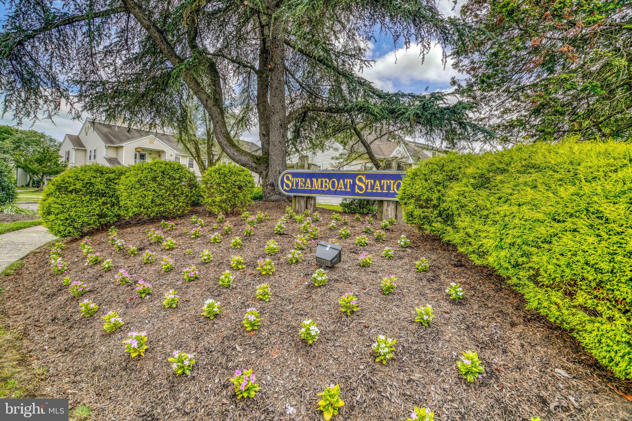 Newly renovated 2 bedroom, 1 bath, second floor desirable Steamboat Station condominium community.
Beautiful upgraded eat in kitchen with granite countertops, ceramic ile backsplash and floor tile complemented by new stainless steel appliances inclusive of refrigerator, range, over the range microwave and dishwasher. Complete bathroom upgrade with new ceramic tile tub surround, spacious vanity top with backsplash, new ventilation fan, new toilet, plumbing fixtures and oversize ceramic tile floor. In unit laundry room with ceramic tile floors, new dryer vent, washer and dryer connections.
Main bedroom is a 12 x 16 feet with a separate 27 s/f walk-in closet. Second bedroom measures 10 x 13 and has a double door closet. Full size Dining Room and expansive 12 x 16 Livingroom with door to exterior balcony great for your morning coffee and even better to enjoy the evening sunsets with the southwestern exposure.
Upgrades include new all new flooring through out the entirety of the unit highlighted by engineered true wood flooring in the living room, dining room, hall way, 2 bedrooms and all closets. New light fixtures, switches and outlets thru-out with newly installed, hardwired, smoke and Co2 detectors with battery back up. Ceiling fans in bedrooms and dining room. All new thermopane windows through out and freshly serviced and inspected HVAC sytem.
Great quality of life community. High walkability score, just a few 100 yards from one the most beautiful rail trails in the area, two churches, endless shopping, multiple restaurant and pub choices, multiple banks
a post office and the list goes on!