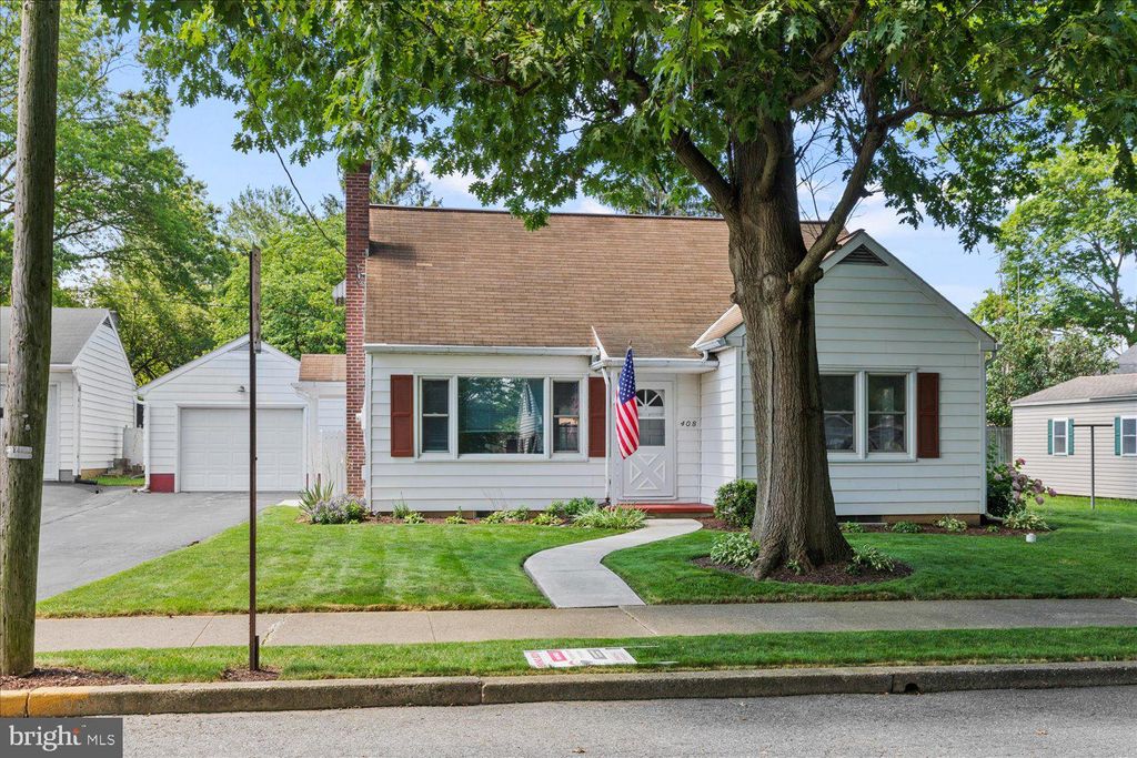 Photo of 408 W FERDINAND ST, MANHEIM, PA 17545 (MLS # PALA2037246)