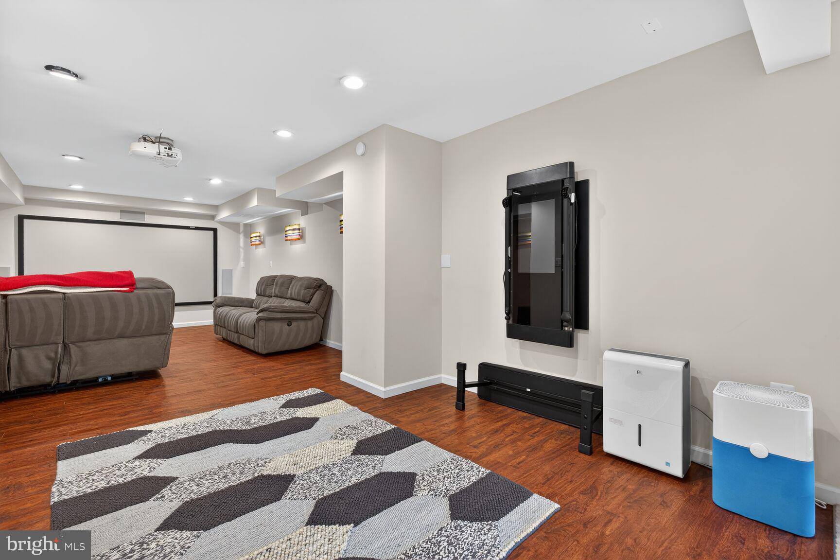 PINEY GLEN VILLAGE - Residential