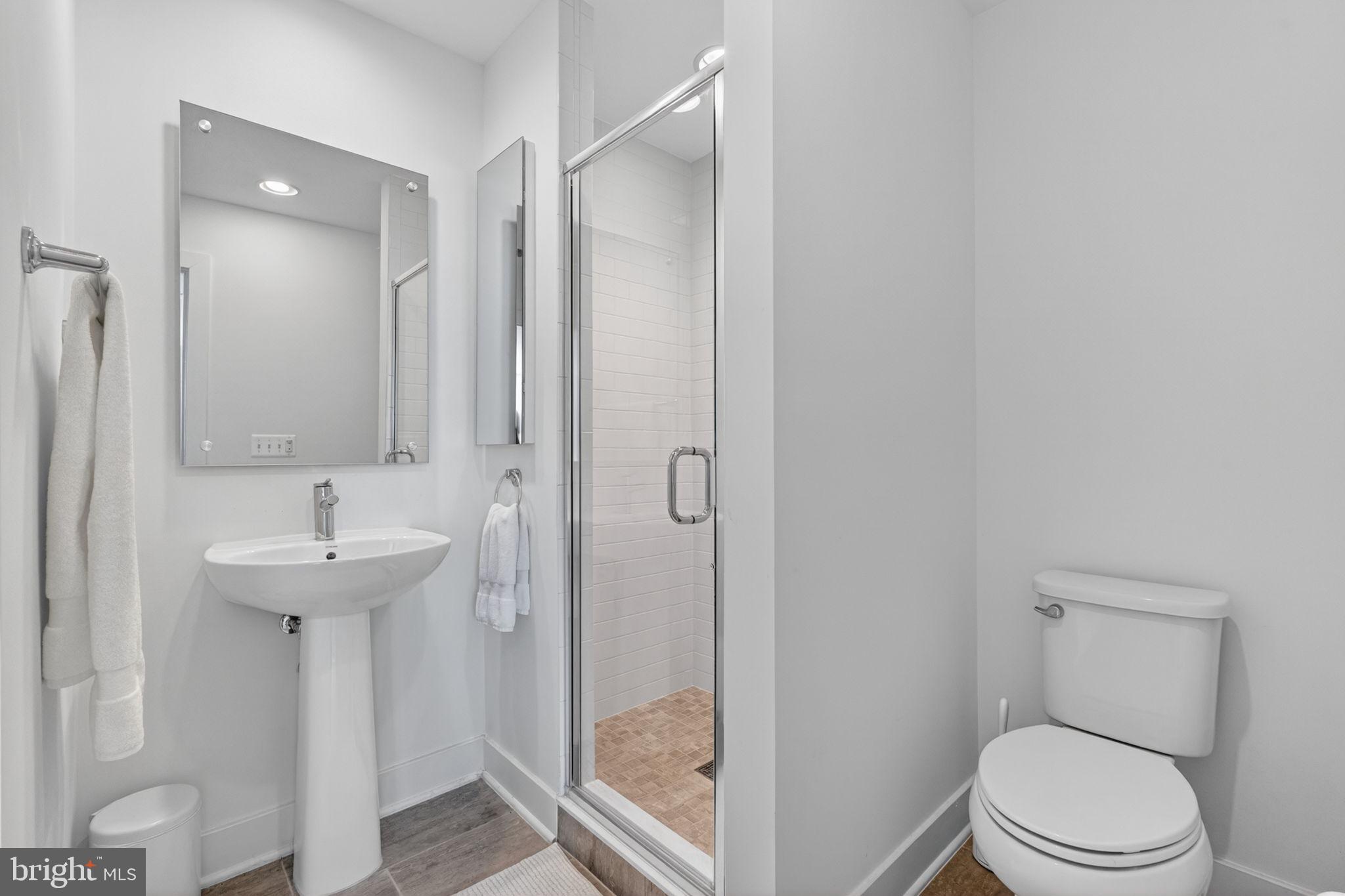 TOWER OAKS - Residential