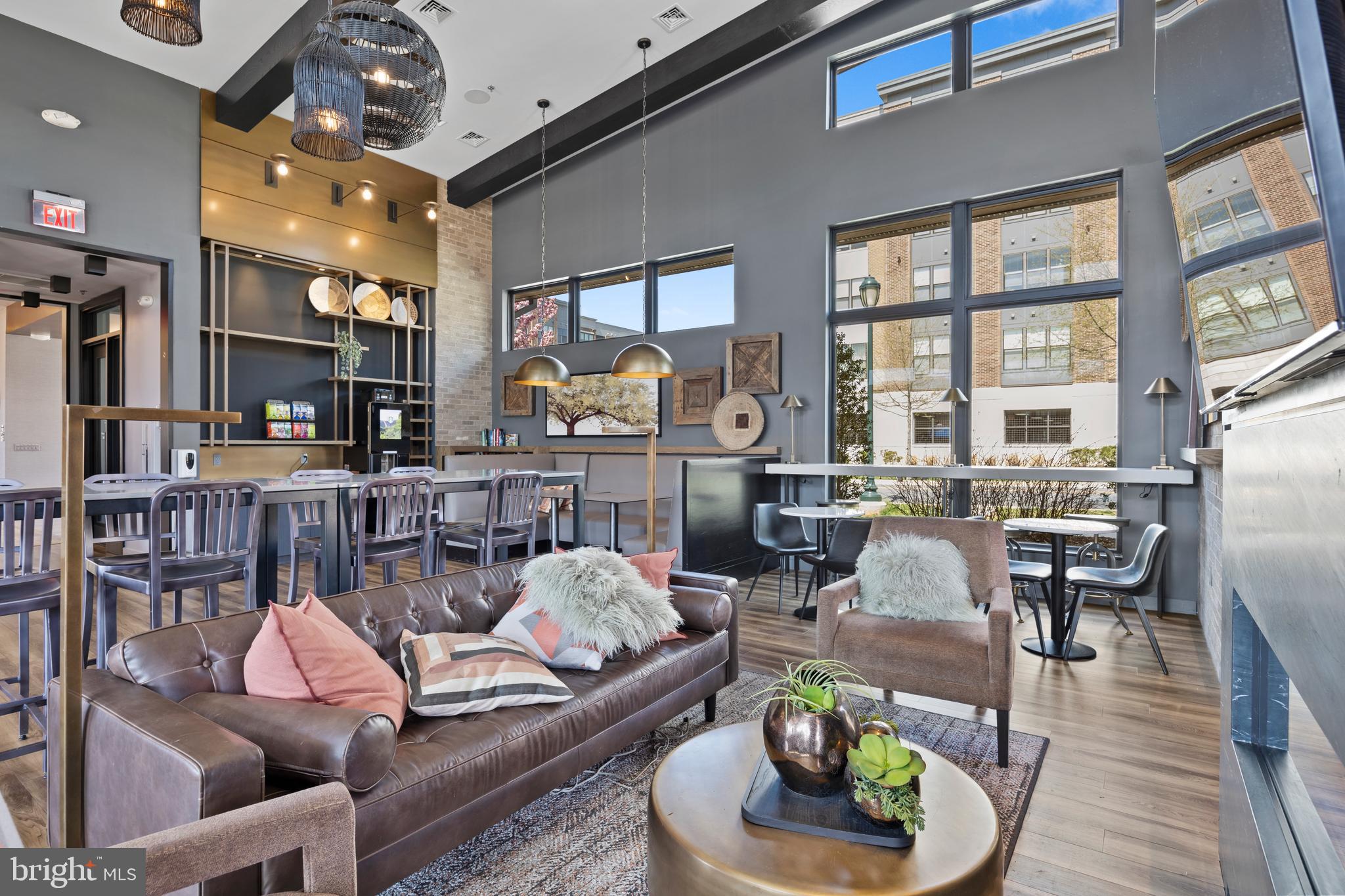 TOWER OAKS - Residential