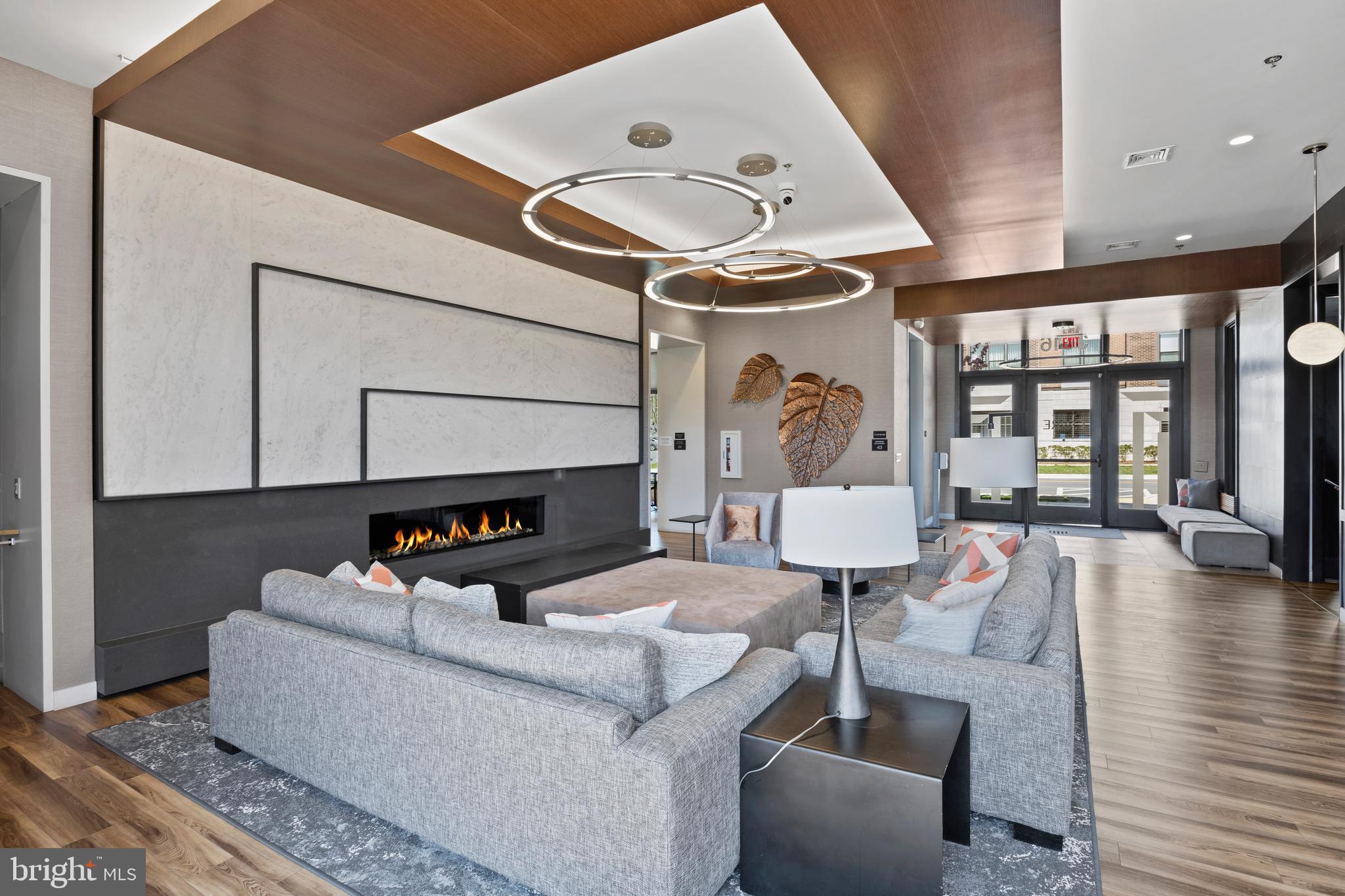 TOWER OAKS - Residential