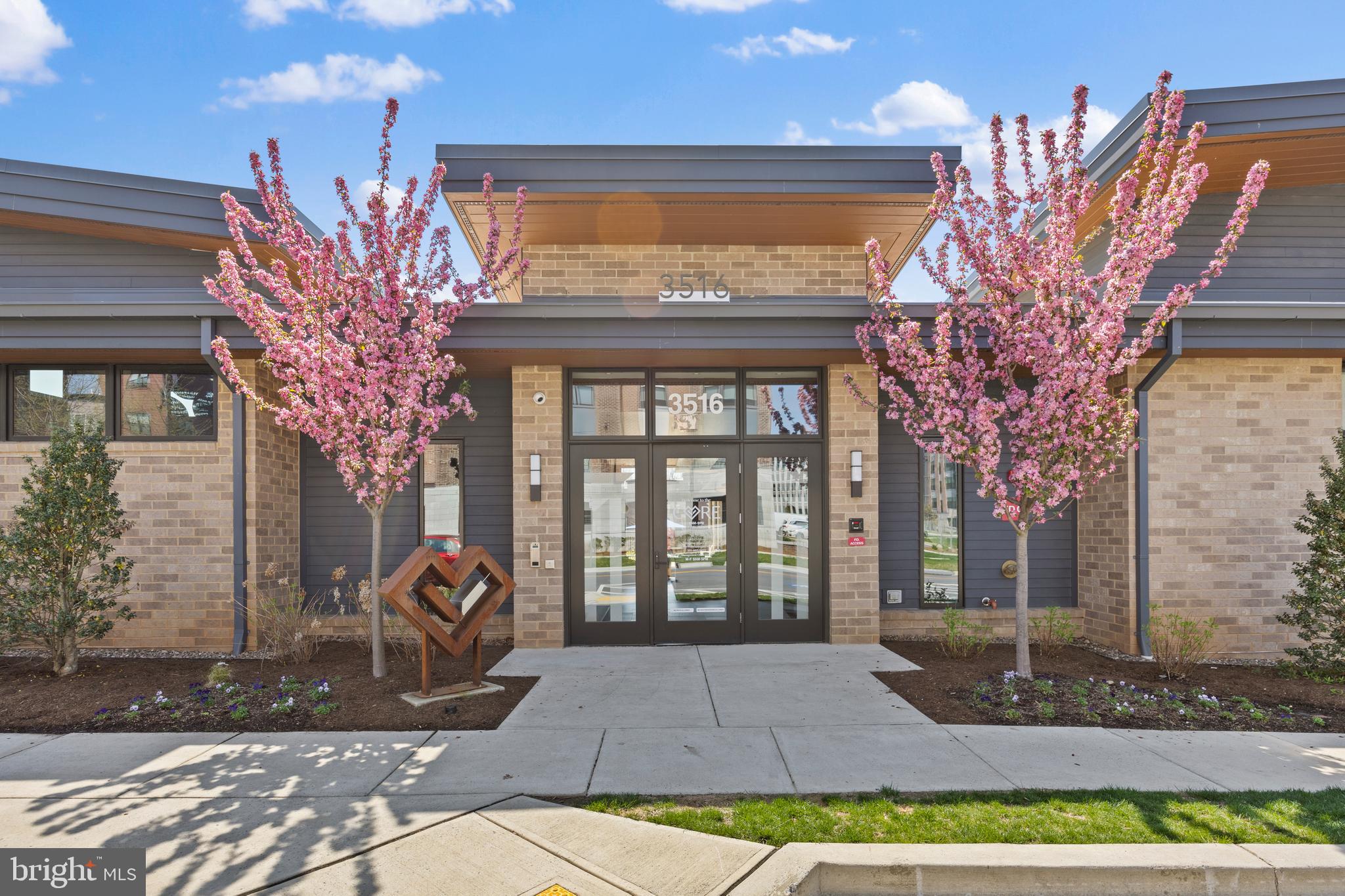 TOWER OAKS - Residential