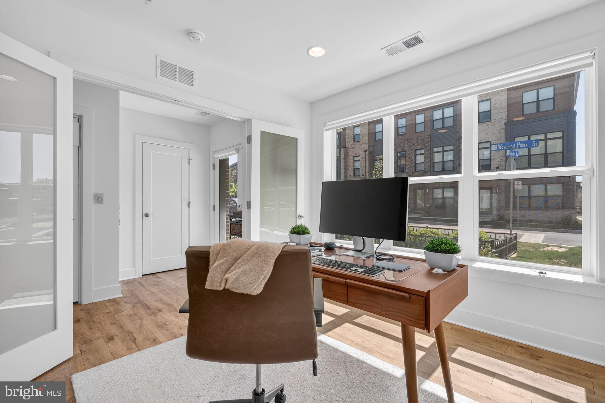 TOWER OAKS - Residential