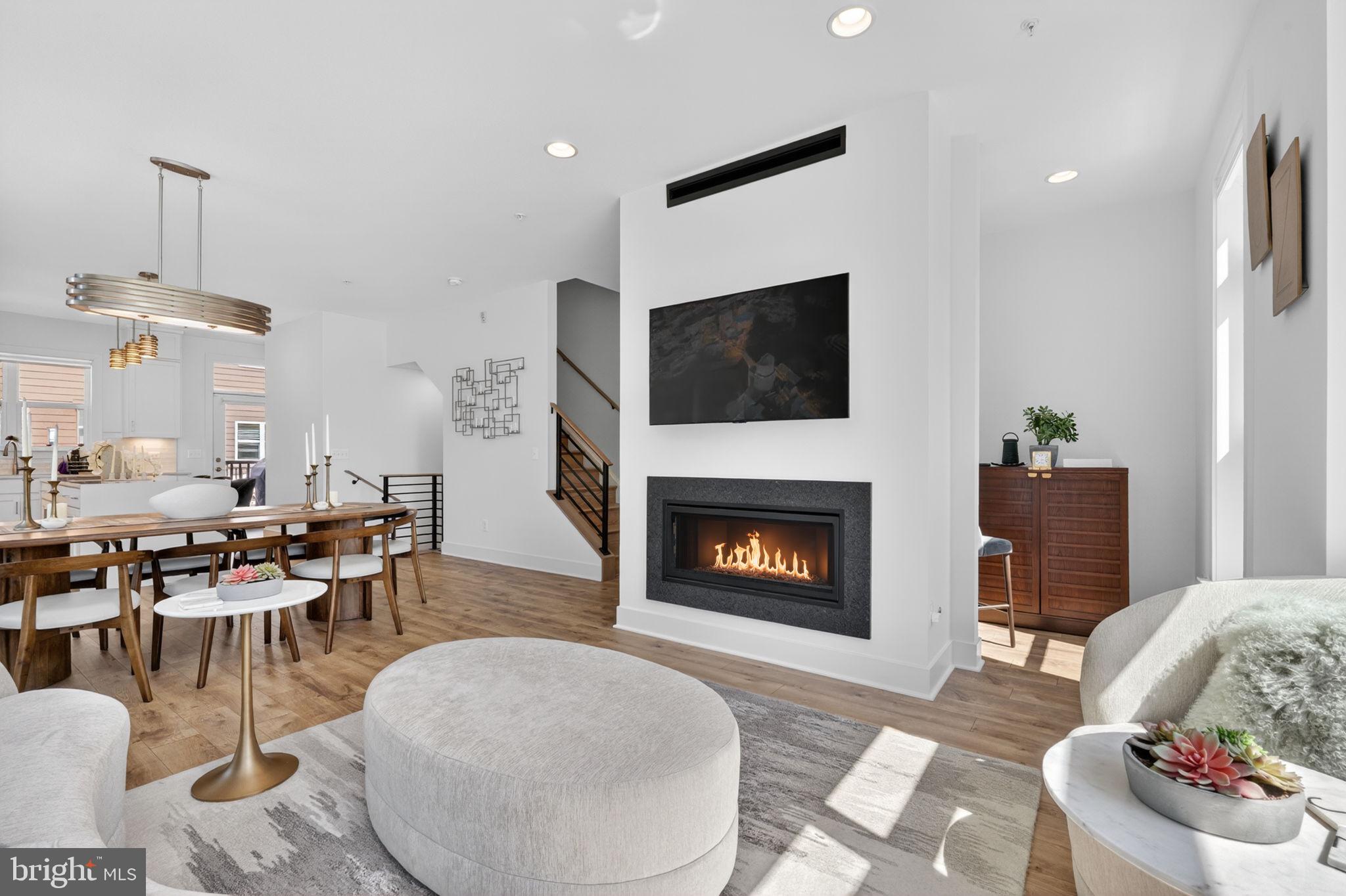 TOWER OAKS - Residential