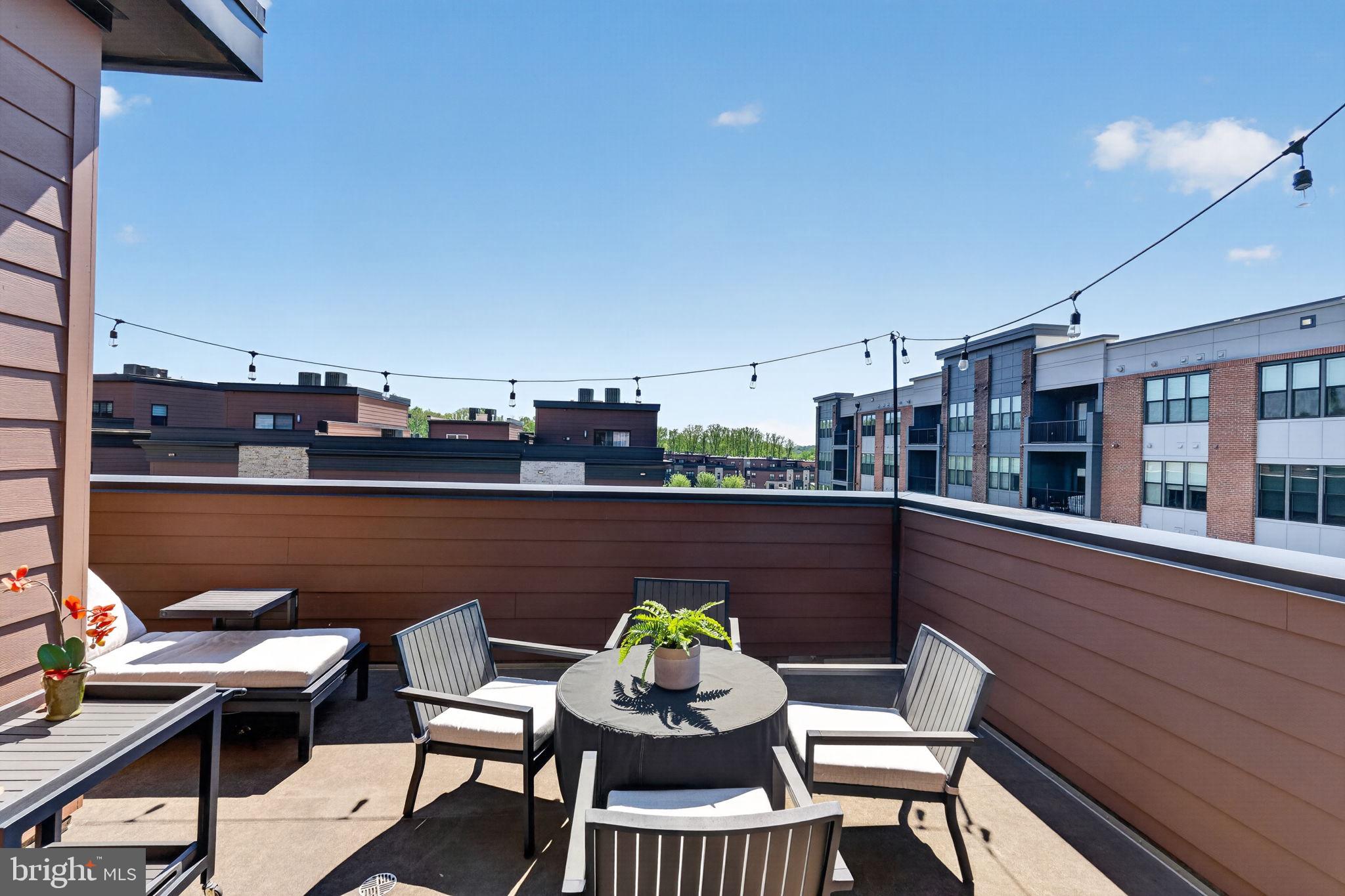 TOWER OAKS - Residential