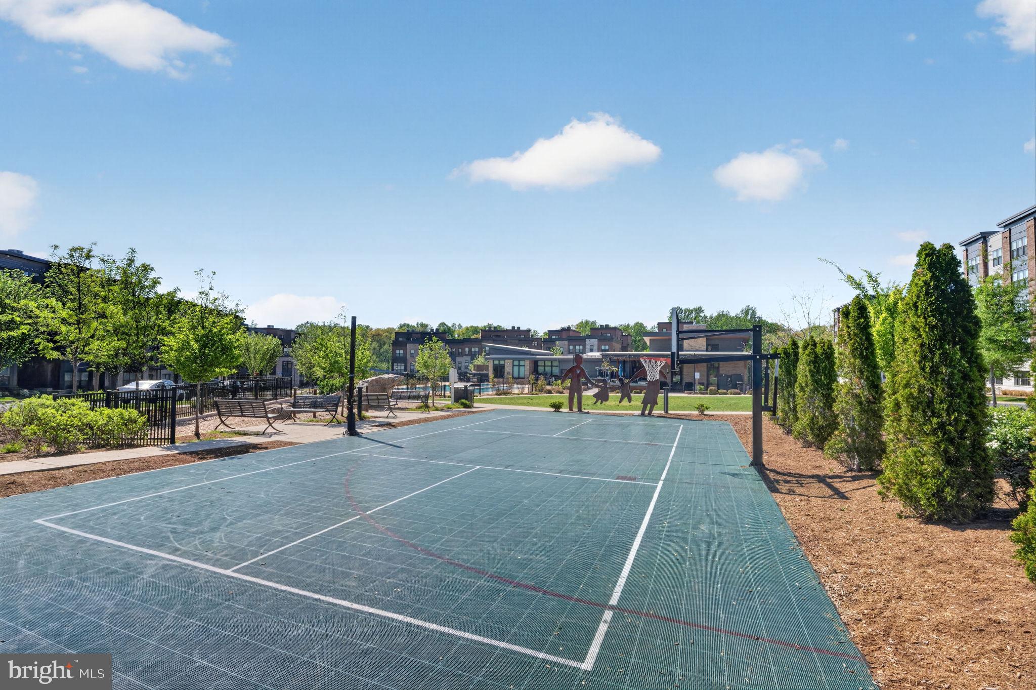 TOWER OAKS - Residential